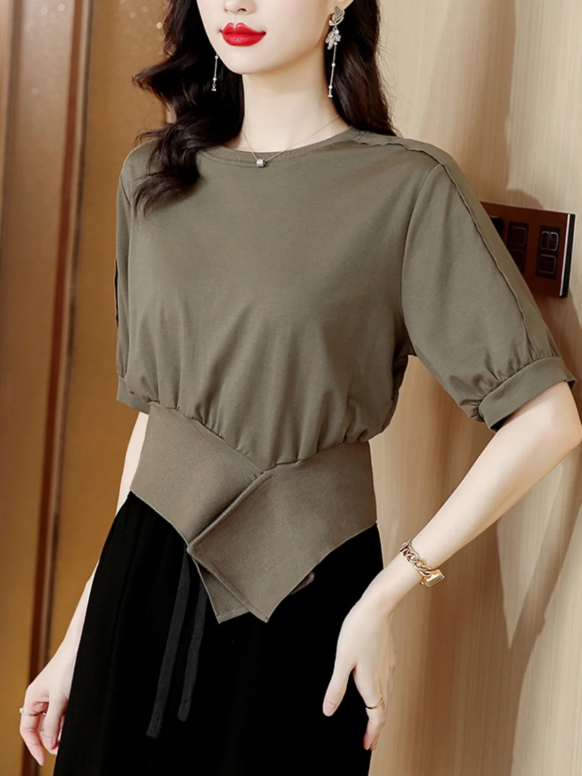Elegant Short Sleeve T-Shirt Women's Summer 2026 New Style Fashionable Asymmetrical Short Top Stylish Delicate Small Shirt