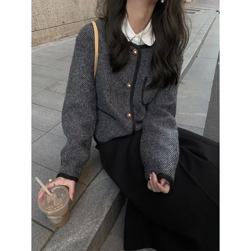 White Kawaii Shirts Women Korean Style Pleated Blouses Peter Pan Collar Preppy Long Sleeve Basic Cute Tops Spring Fashion