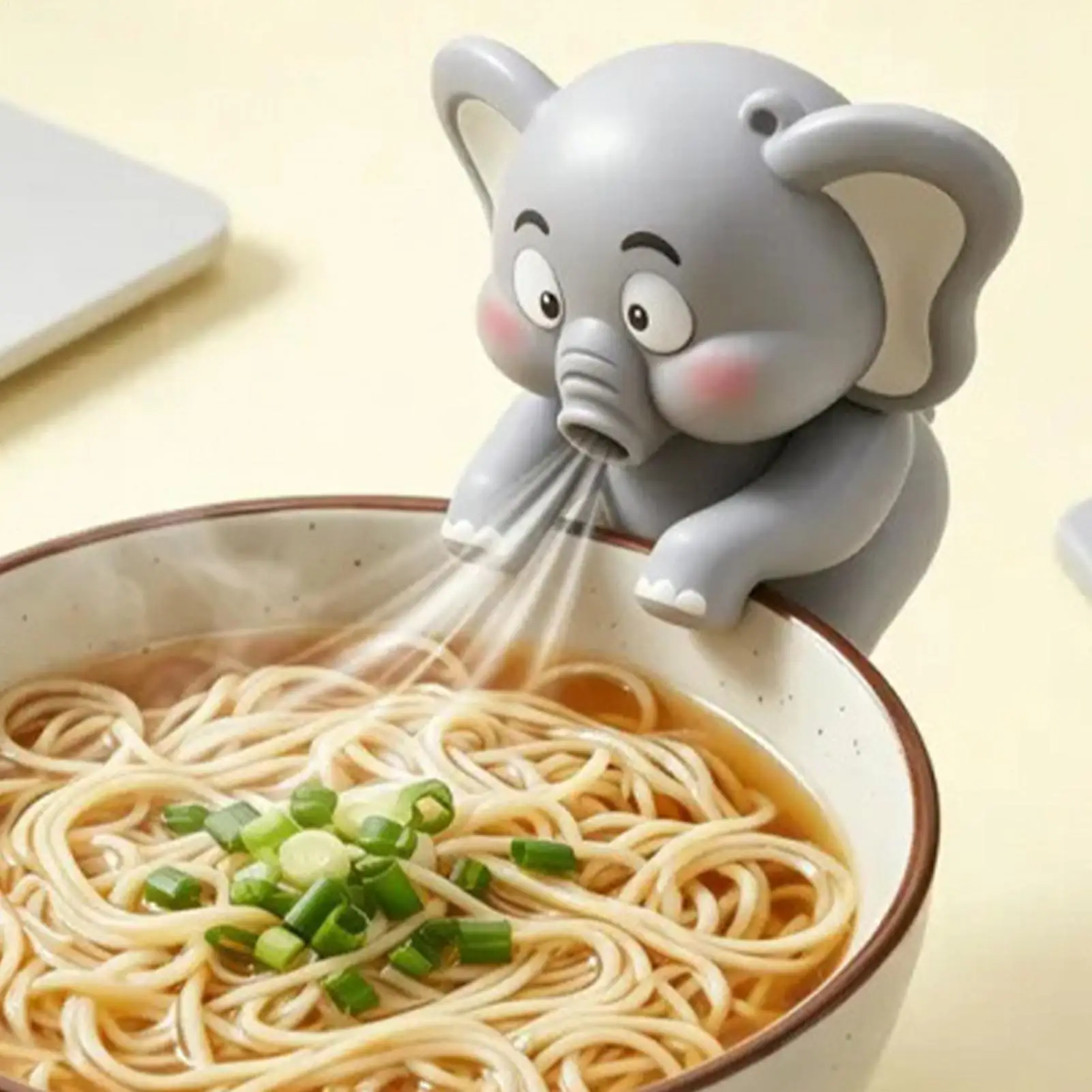 Mini Elephant Food Cooler Fan Hands-free Cup Hanging Blowing Mini Fan Baby Food Cooling Gadget Portable Rechargeable ﻿