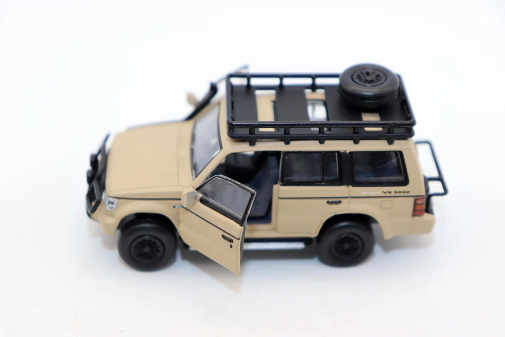 BM Creations 1:64  Pajero 2Gen Diecast Alloy Toy Cars Simulation Model For Collection gift