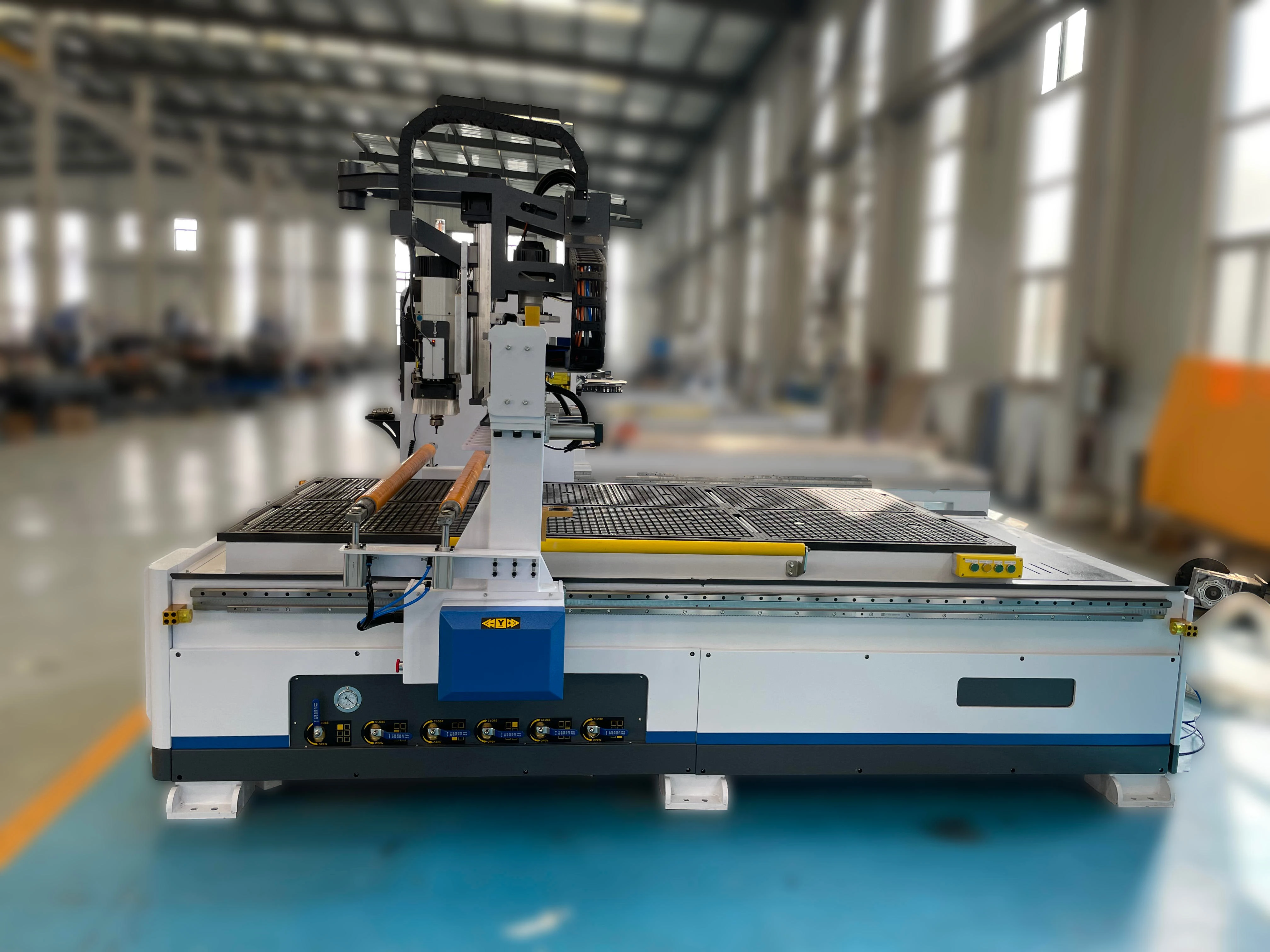 2000*3000mm ATC CNC Router with Single Spindle for Wood Carving and MDF Cutting Home Use for Wooden Furniture & Door Making