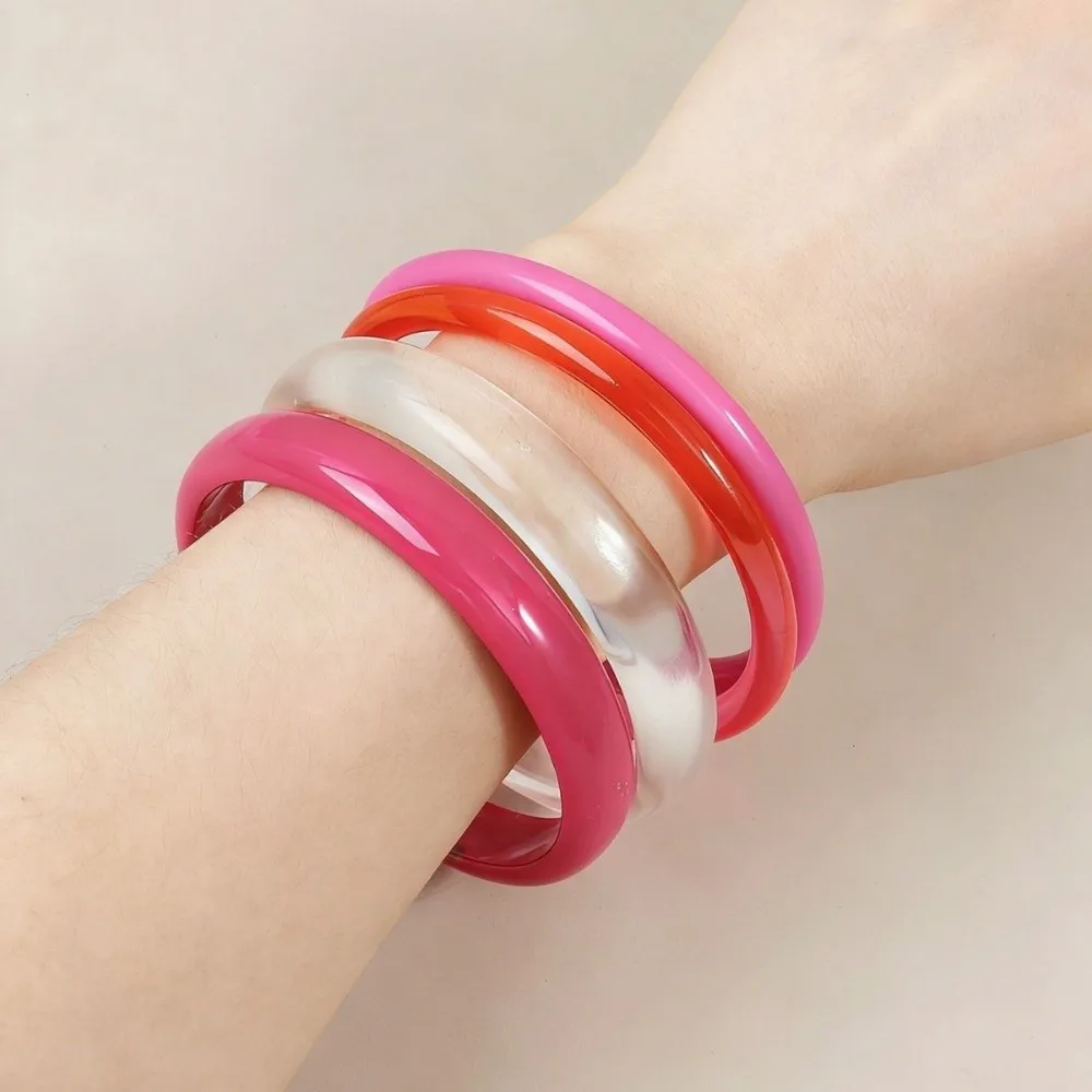 4Pcs/Set Vintage Wristband Acrylic Bracelets Set Hand Ring Translucent Resin Bangle Bohemia Stackable Boho Bracelets Vacation