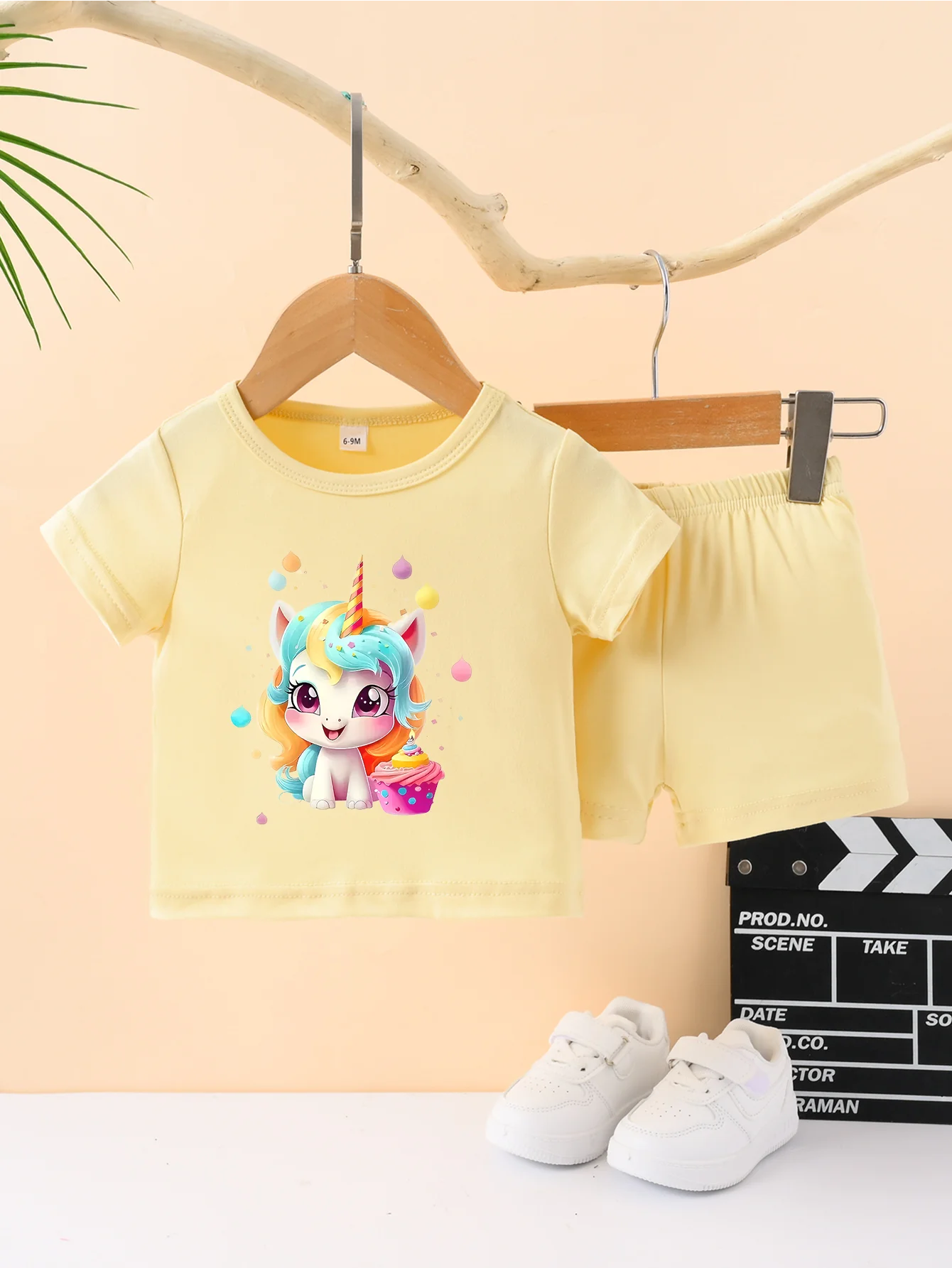 Summer New Male And Female Baby Short Sleeve yellow T-Shirt Round Neck Pullover Top +  Casual shorts﻿