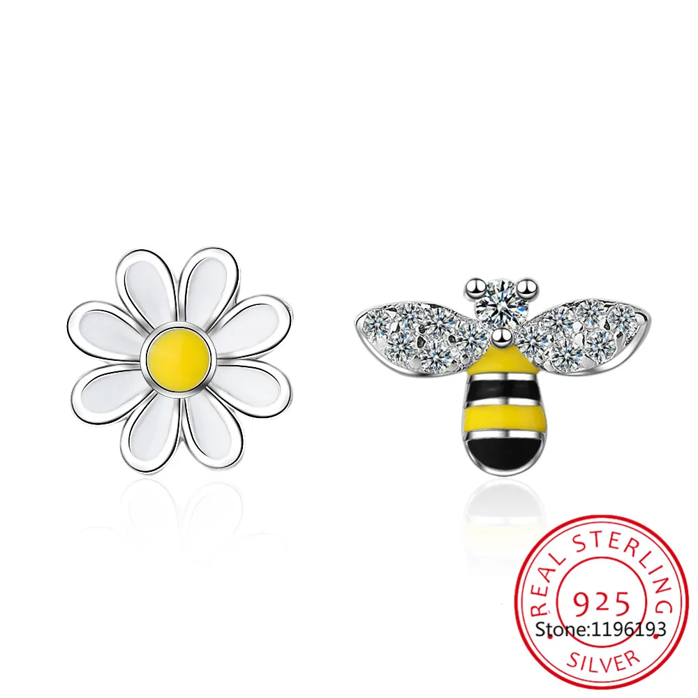 

Real 925 Sterling Silver Lovely Asymmetric Bee Daisy Flower Stud Earrings For Women Party Fine Jewelry Brincos de Prata DA1975