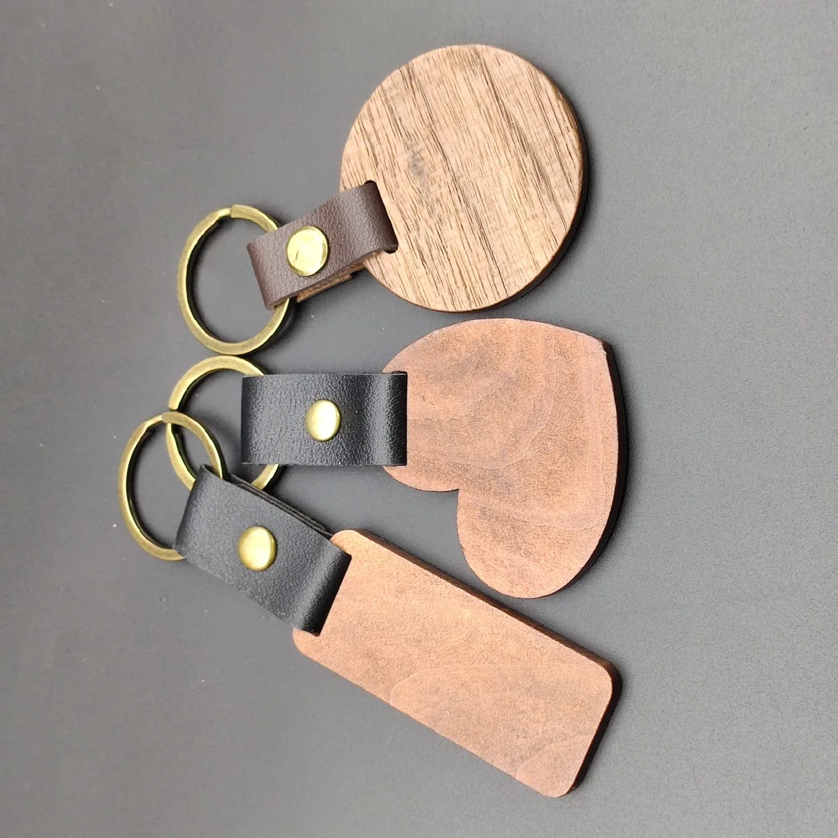 Leather Fashionable Strip Heart Shaped Circular Wooden Keychain Detachable Jewelry Accessories Customizable Surprise Small Gifts