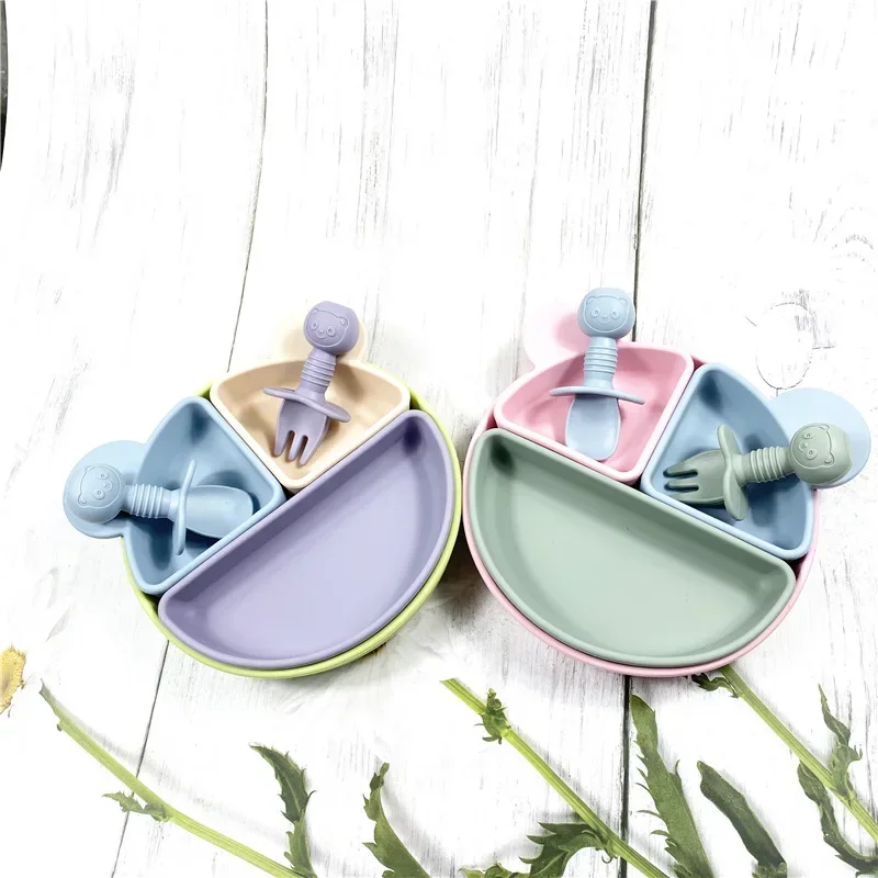 

Silicone Baby Feeding Set BPA Free Suction Bowl Food Dishes Plate Spoon Fork Cup Waterproof Bibs Children Tableware