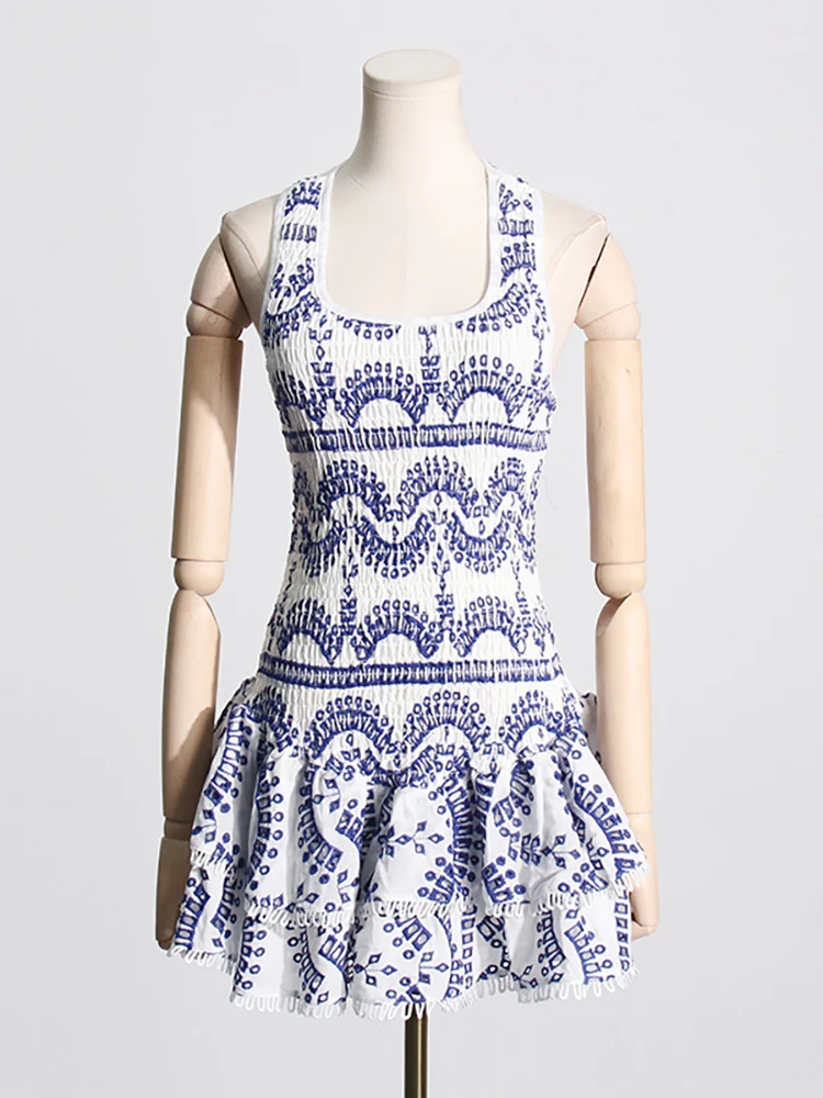 Vestido corto con hombros descubiertos para mujer, minivestido Sexy sin tirantes, sin mangas, cintura alta, fruncido, bordado, ropa femenina