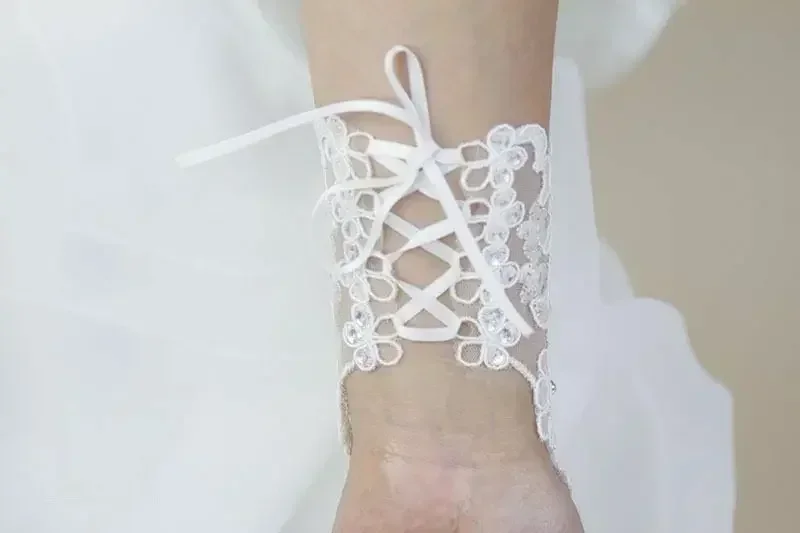 Stylish Party Fingerless Lace Short Paragraph Rhinestone Bridal Wedding Gloves