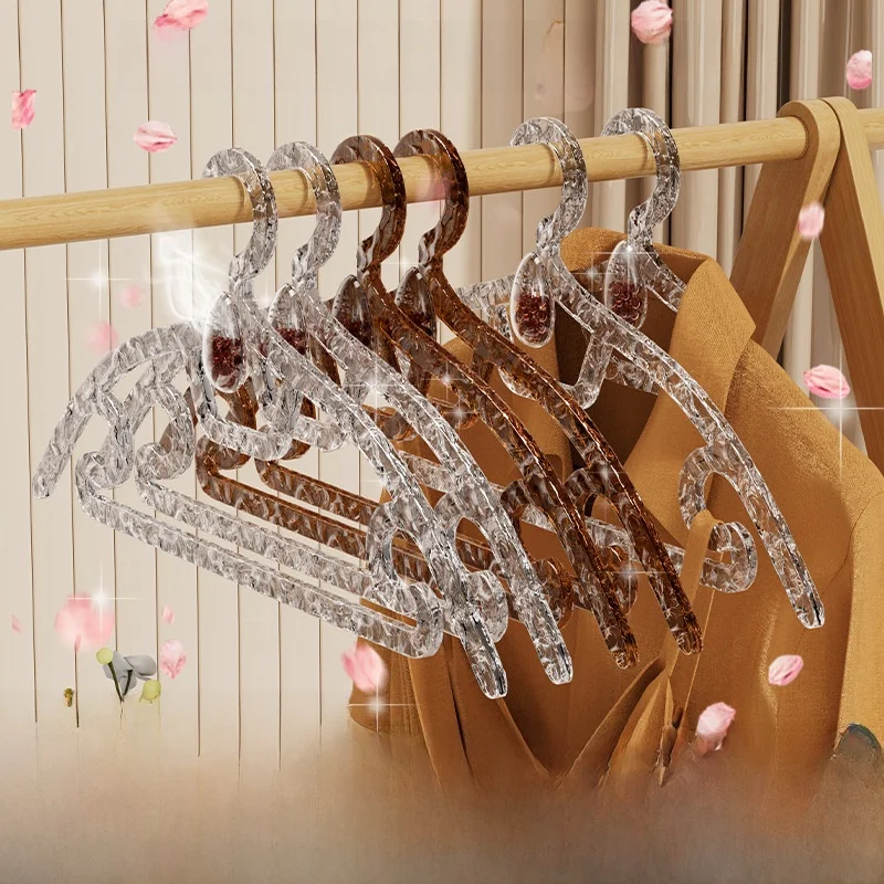 cabide-de-roupa-aromatico-de-luxo-de-alta-qualidade-gancho-para-casacos-cabide-antiderrapante-para-armario-e-guarda-roupa-cabide-de-roupa-com-Angulo-que-nao-deforma-os-ombros