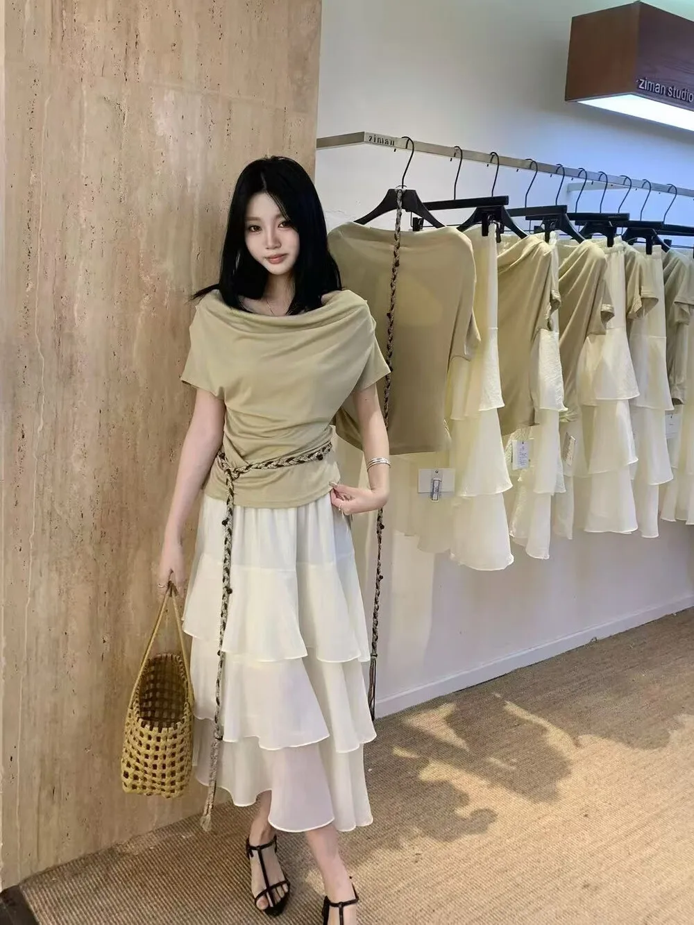 

2026 New Style Women's Two-Piece Set with Swing Collar Cake Layer Skirt And Waist Rope Fashionable Commute Style Summer Outfit