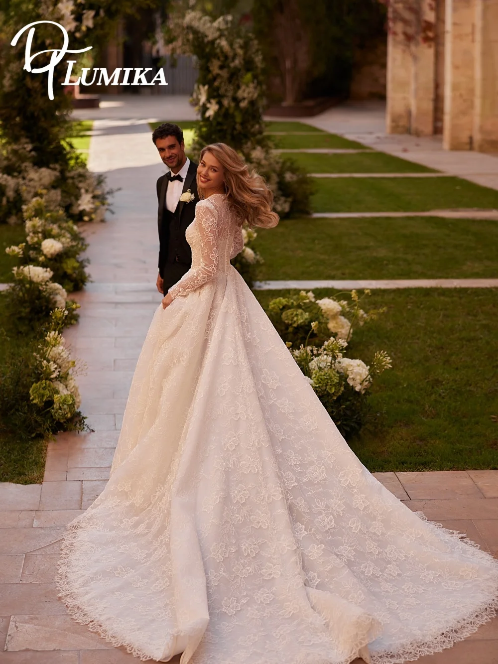 فستان زفاف كلاسيكي مزين 2026 كلاسيكي بأكمام طويلة فستان زفاف الكنيسة أنيق على شكل حرف a تول طول الأرض مخصص