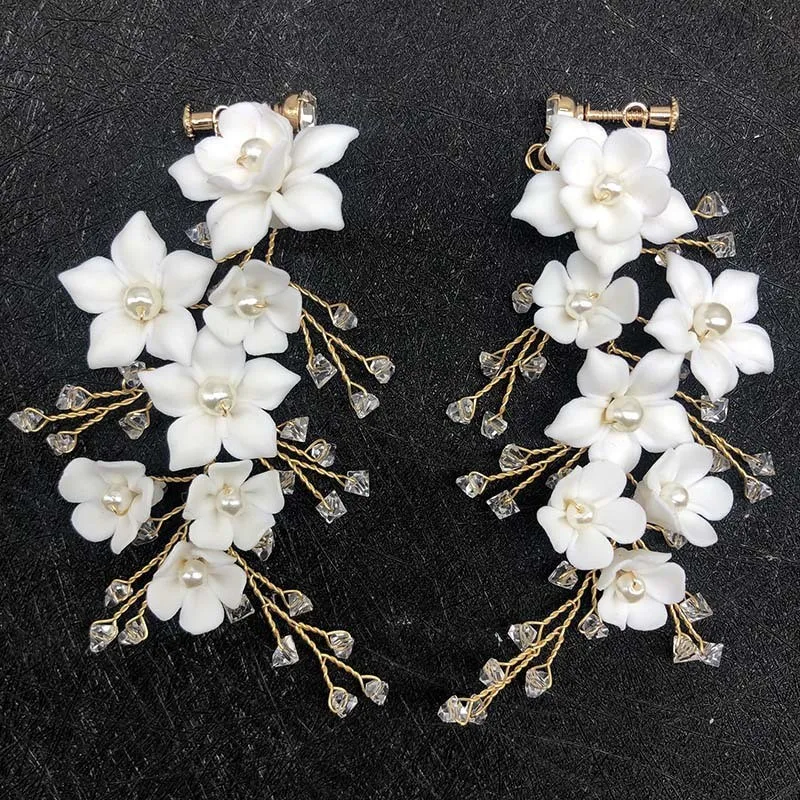 Elegant Fashion White Ceramic Flower Dangle Drop for Earrrings Women Bridal Wedding Banquet Unusual Earring Party Accessory Gift