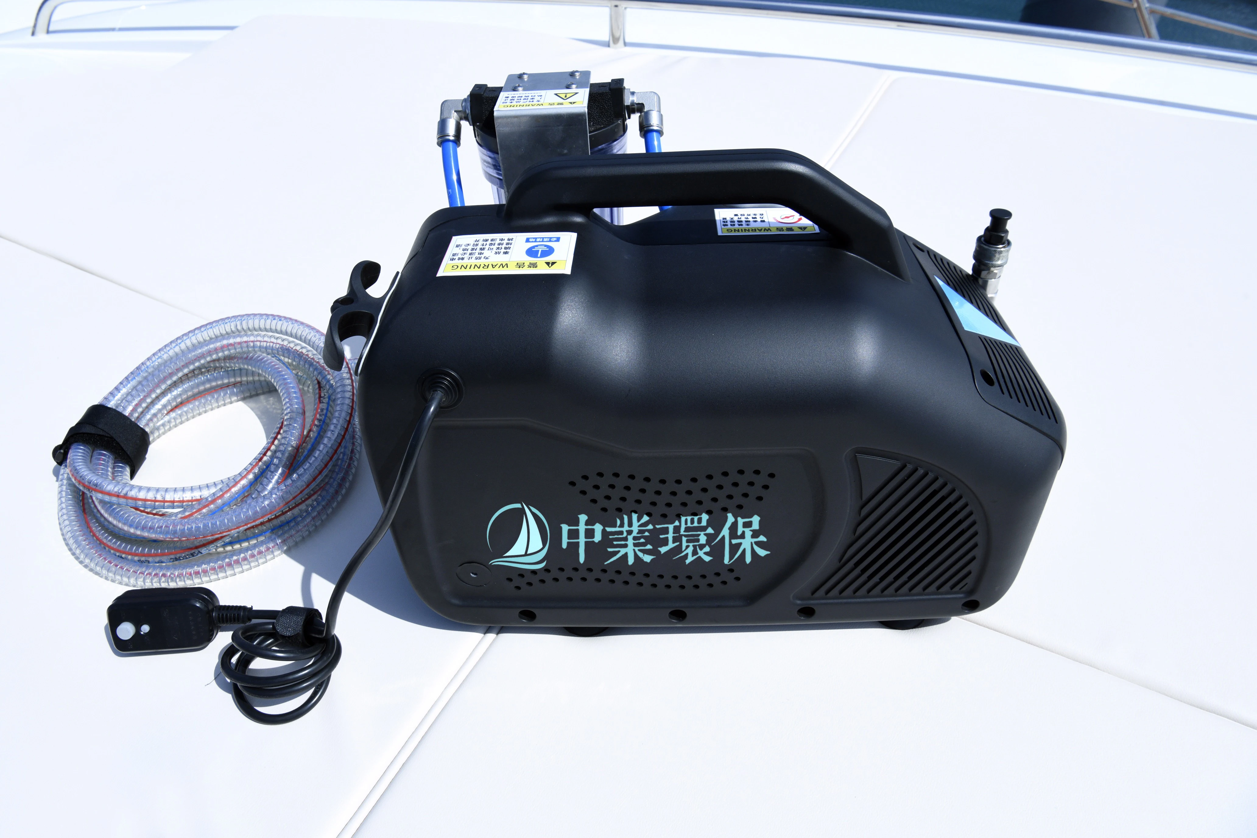 Piccola macchina per la dessalinizzazione marina Trattamento dell'acqua Yacht Riciclaggio di acqua ultrapura portatile ad alta efficienza energetica e a risparmio energetico