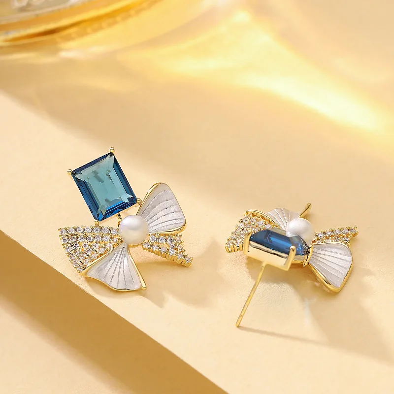 

Stylish and elegant fairy style diamond crystal glass pearl bow earrings high-end niche light luxury enamel glaze earrings