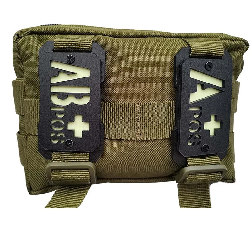 Blutgruppen-Leuchtabzeichen Molle Identifikations-Taktik-Patches, Ausrüstungsanhänger, leuchtet in der Nacht für Rucksack, Helm – Detail 3