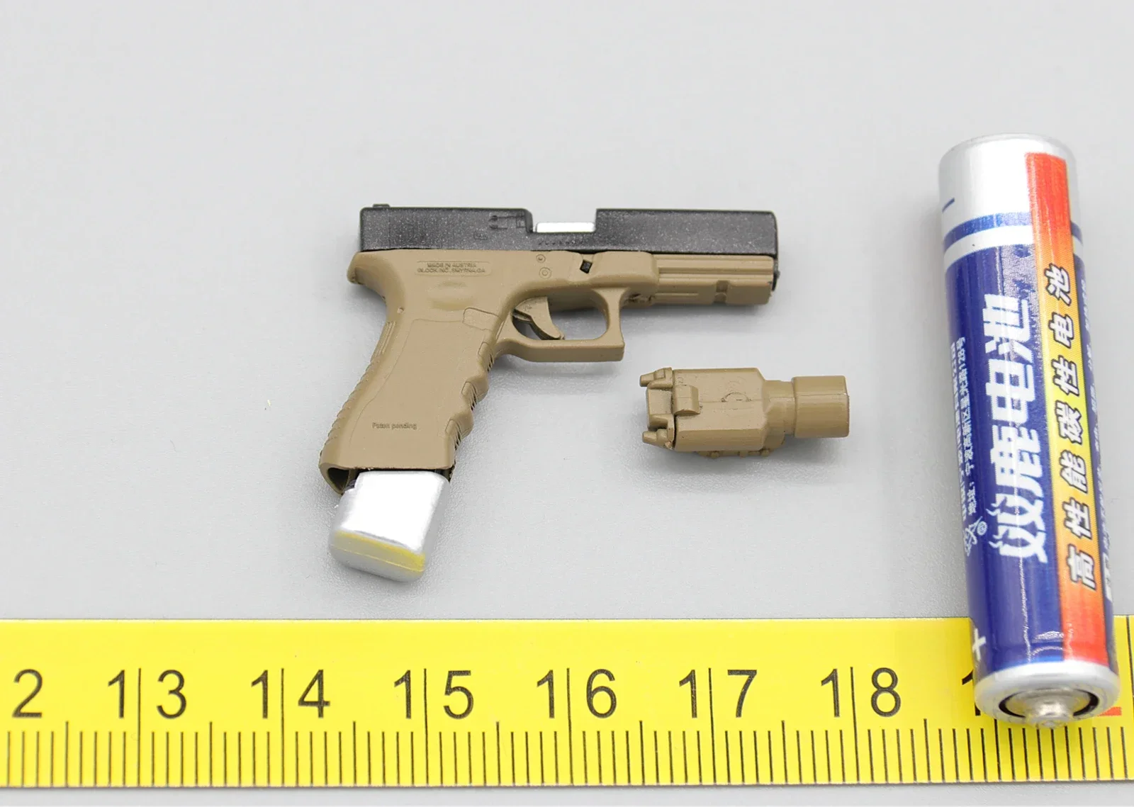 1/6 Soldier Pistol Model for 12 '' M042 US Army Special Forces