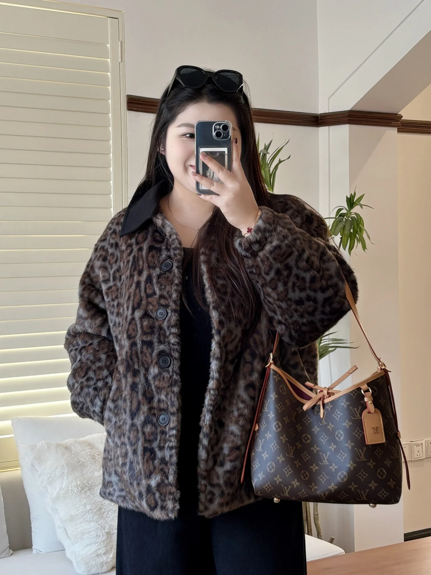 

Теплое пальто оверсайз на меховой подкладке для полных женщин, с воротником-стойкой, повседневное, с леопардовым принтом, утепленная зимняя верхняя одежда