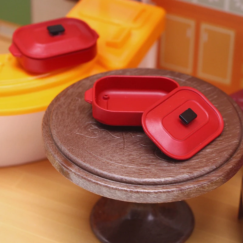 1 Piece Mini Simulation Cooking Pot Model Dollhouse Kitchen Decoration Miniature Food Play Scene Prop