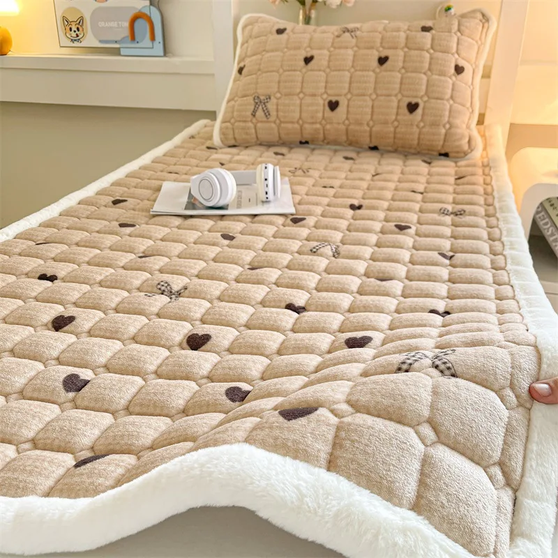 Winter Velvet Warm Quilted Mattress Pad Washable Mattress Protector Plush Bed Cover Soft Bed Linen Queen King Size Bedsheet