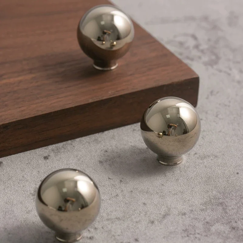 Solid Single Hole Pull Brass Knob Round Ball Modern Minimalist Chrome Silver Drawer Door Knobs Kitchen Cabinet Handle Furniture