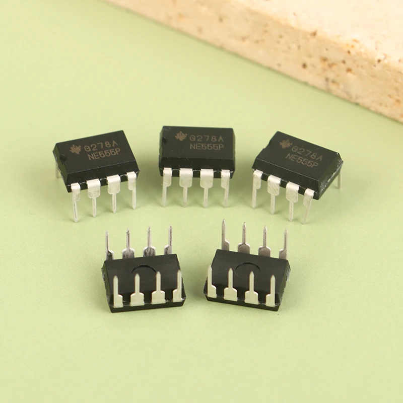 20Pcs NE555 NE555P Integrated IC Direct Plug DIP-8P Base Circuit Chip Electronic Components