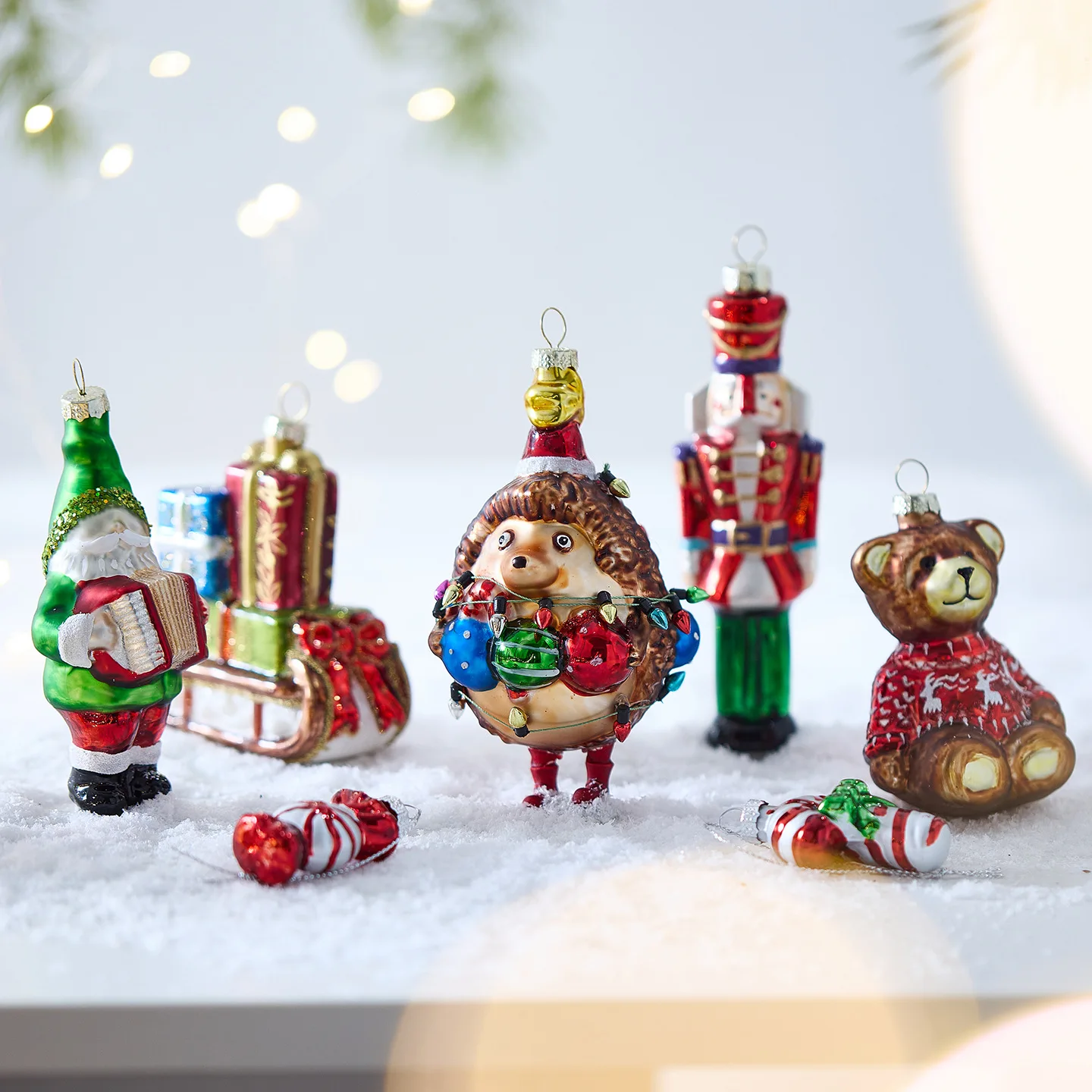 

Newly Designed Stained Glass Odd-Shaped Ball Ornaments Grandfather Gift Set Nutcracker Soldier Christmas Tree Decorations