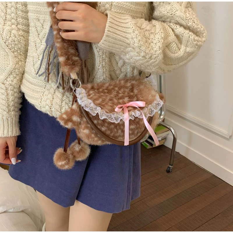 Japanische Hirsch gefleckte Band Plüsch Unterarm Umhängetasche, Mori Girl Elch flauschige Frauen Geldbörse, Winter süße Woodland Fairycore Handtasche – Detail 23