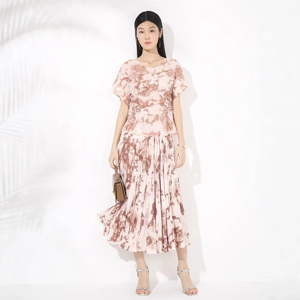 

Miyake Style Pleated French Retro Floral Skirt Suit, Round Neck Short-sleeved Top + Large Hem Skirt Pleated Loose Two-piece Set