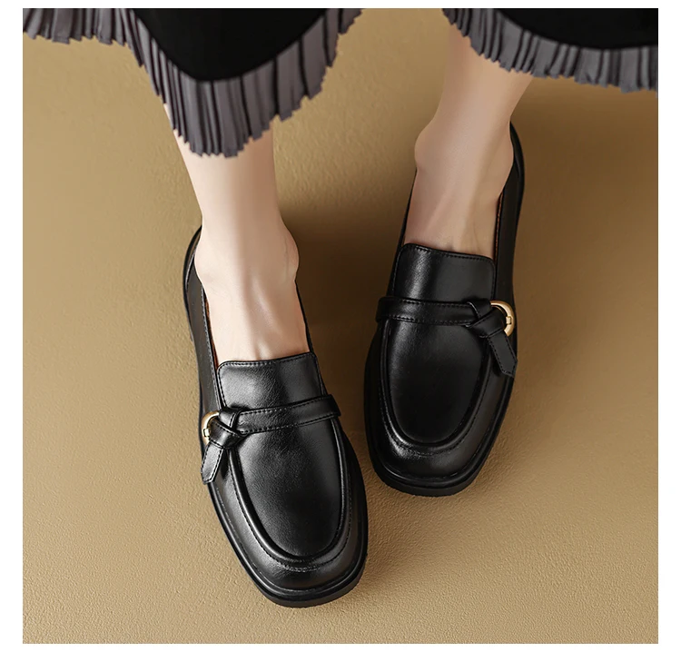 2023 Spring New British Retro Style Round Head Low Heel Solid Color Loafers A Slip-on Casual Comfortable Women\'s Single Shoes