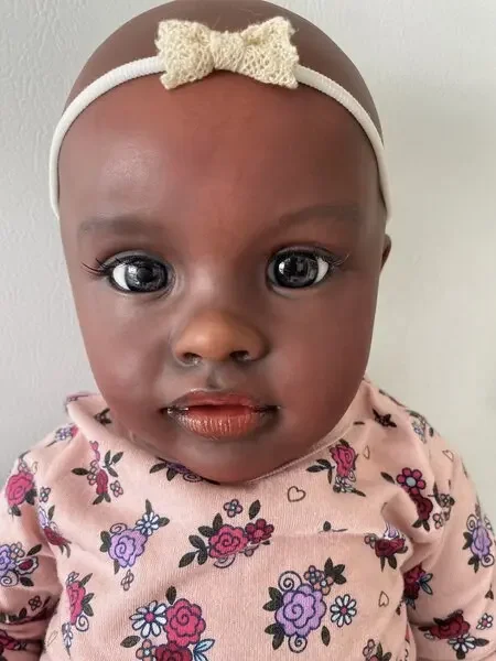 SINO-BB Fornecimento limitado personalizado 28 polegadas Reborn Baby Pippa African Girl Boneca já finalizada com vestido diferente