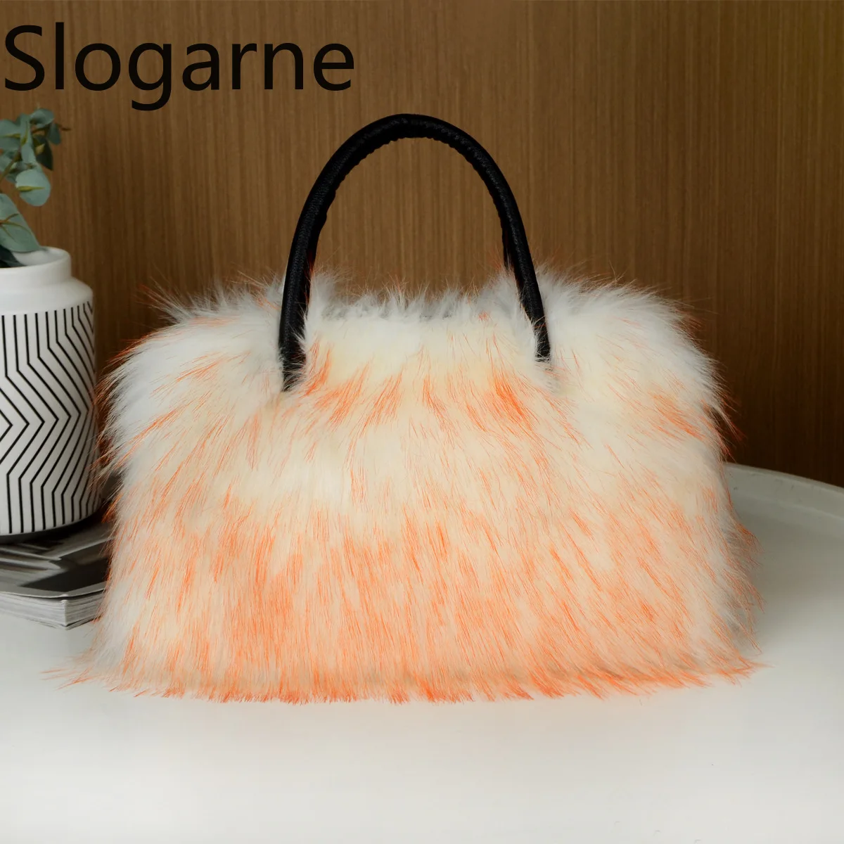 2026 جديد الراكون الفراء حقائب النساء موضة المحمولة فو الفراء حقائب الشتاء لينة حقيبة دافئة الفتيات رقيق سعة كبيرة حمل الحقائب