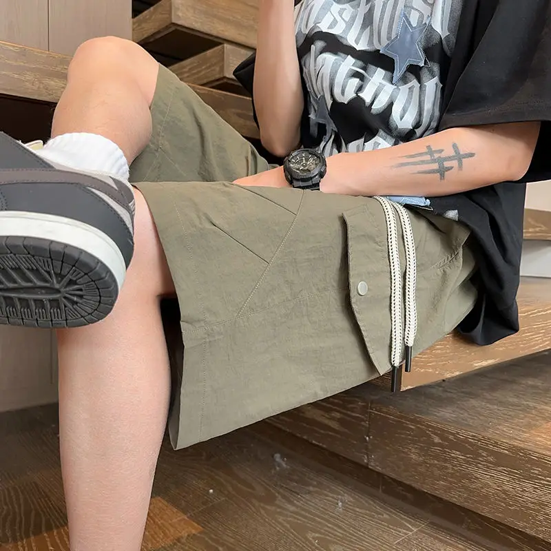 Pantaloni corti da uomo Pantaloncini cargo Bermuda da uomo neri larghi comodi Estate 2025 Moda Street Style giapponese Nylon largo