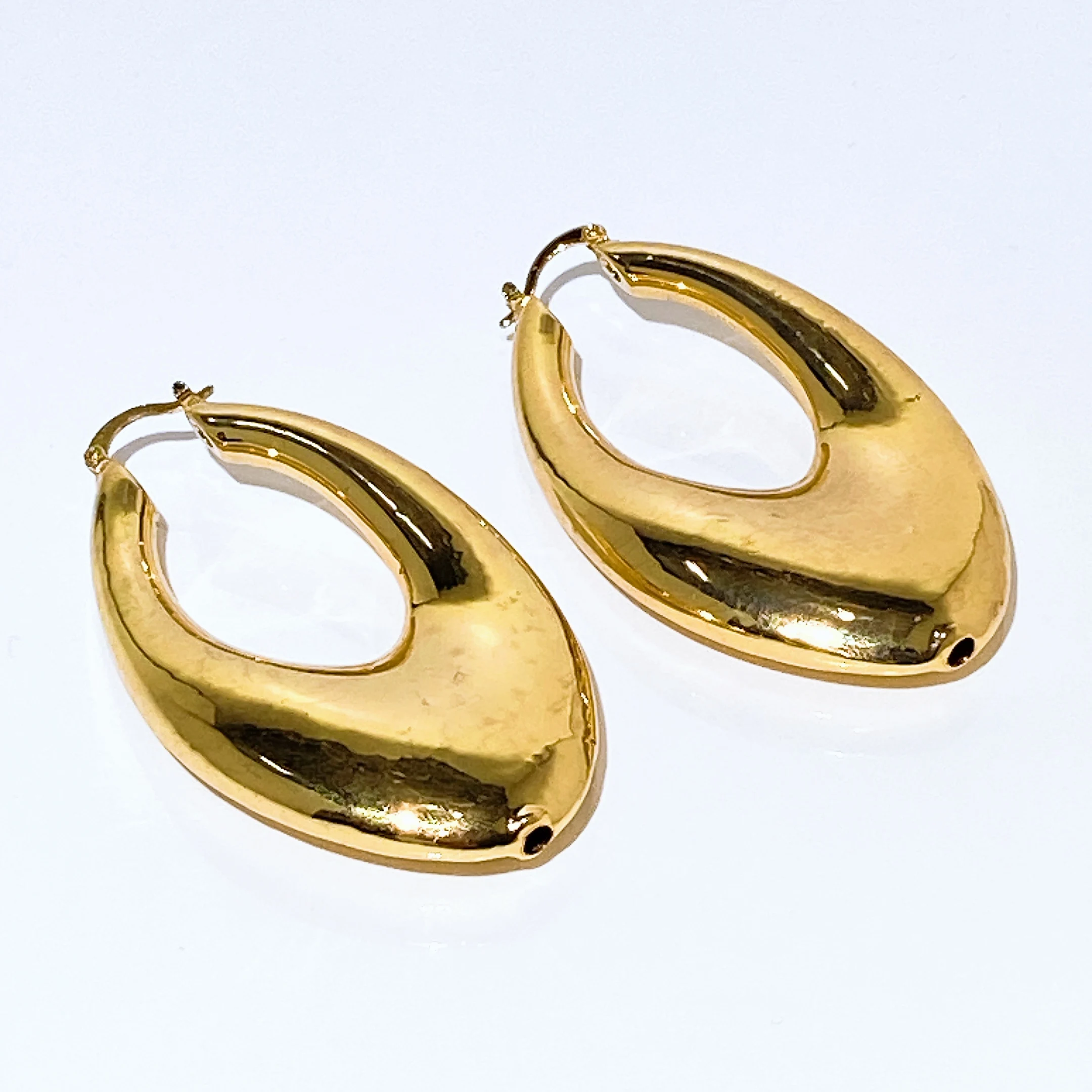 New In Gold Plated Huggie Hoop Earrings Women Vintage Circle Engraved Small Click Hoop Earrings Daily Wear Minimalist Jewelry