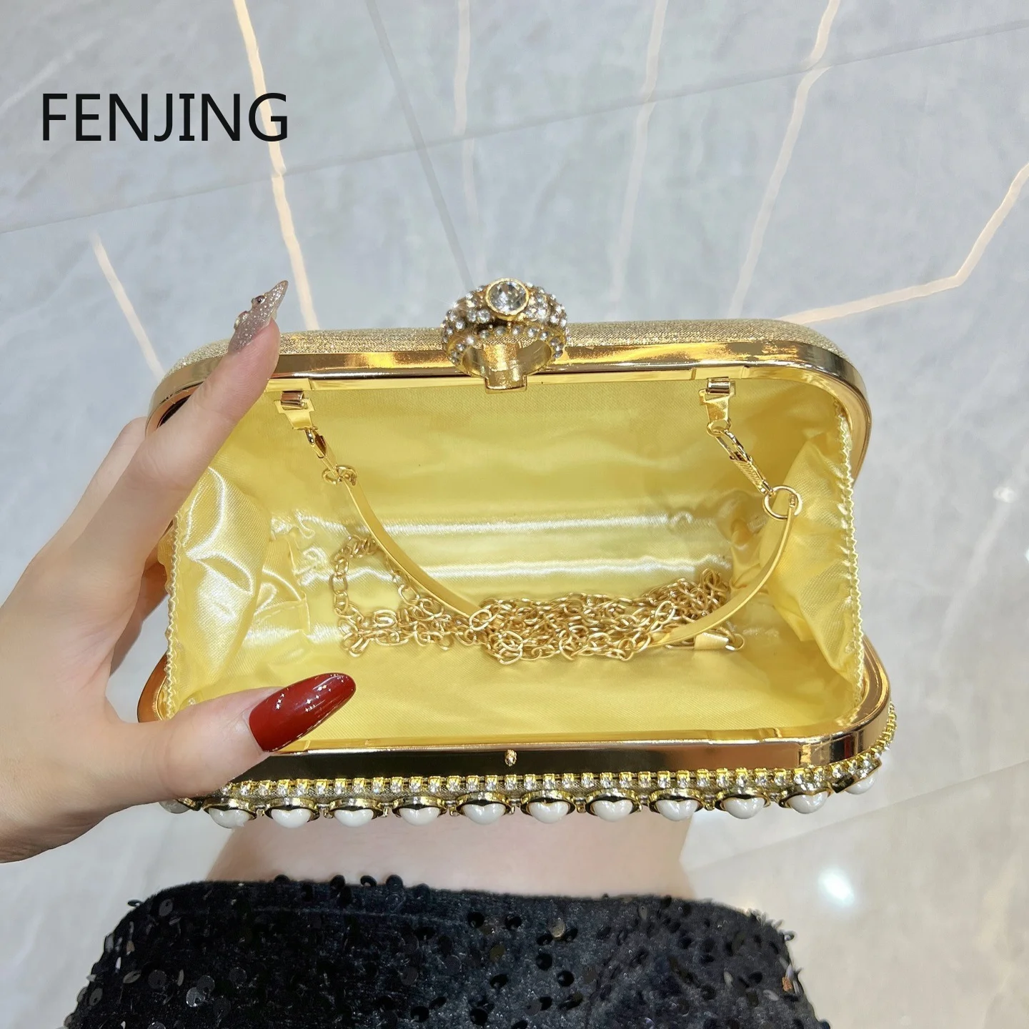 Women Luxury Rhinestone Heart Decor Clutch Bag Elegant Finger Ring Handle Evening Bag Wedding Party Shoulder Crossbody Handbag view 3
