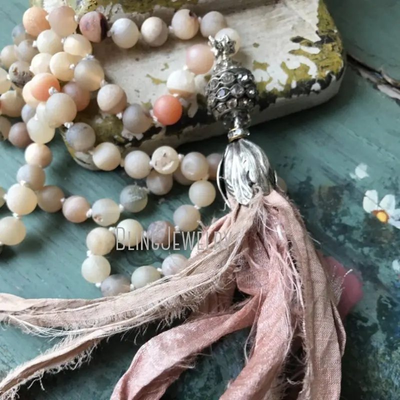 

NM18294 Boho Glam Knoting Matte Agate Geode Druzy Beads Necklace for Women with Sari Silk Tassel