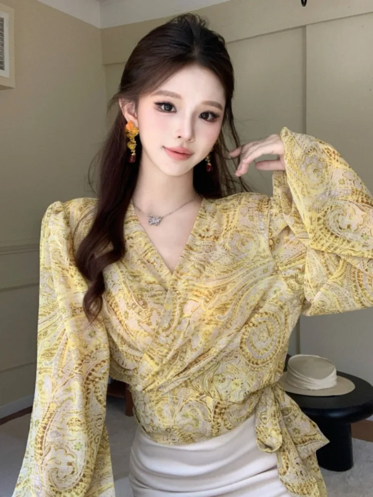 

Summer Women's Long Sleeve V-Neck Yellow Print Bubble Shirt Sun Protection Waist-Cinching Design Beautiful Top Korean Style
