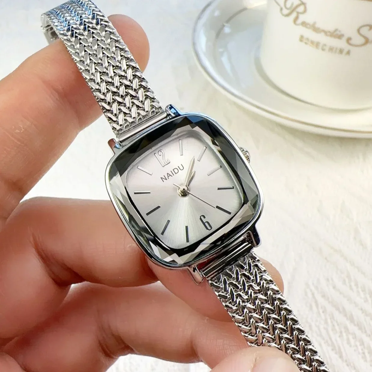 New Fashion Casual Women Watches Luxury Sliver Women Wristwatches Female Ladies Bracelet Quartz Watch Clock Relogio Feminino