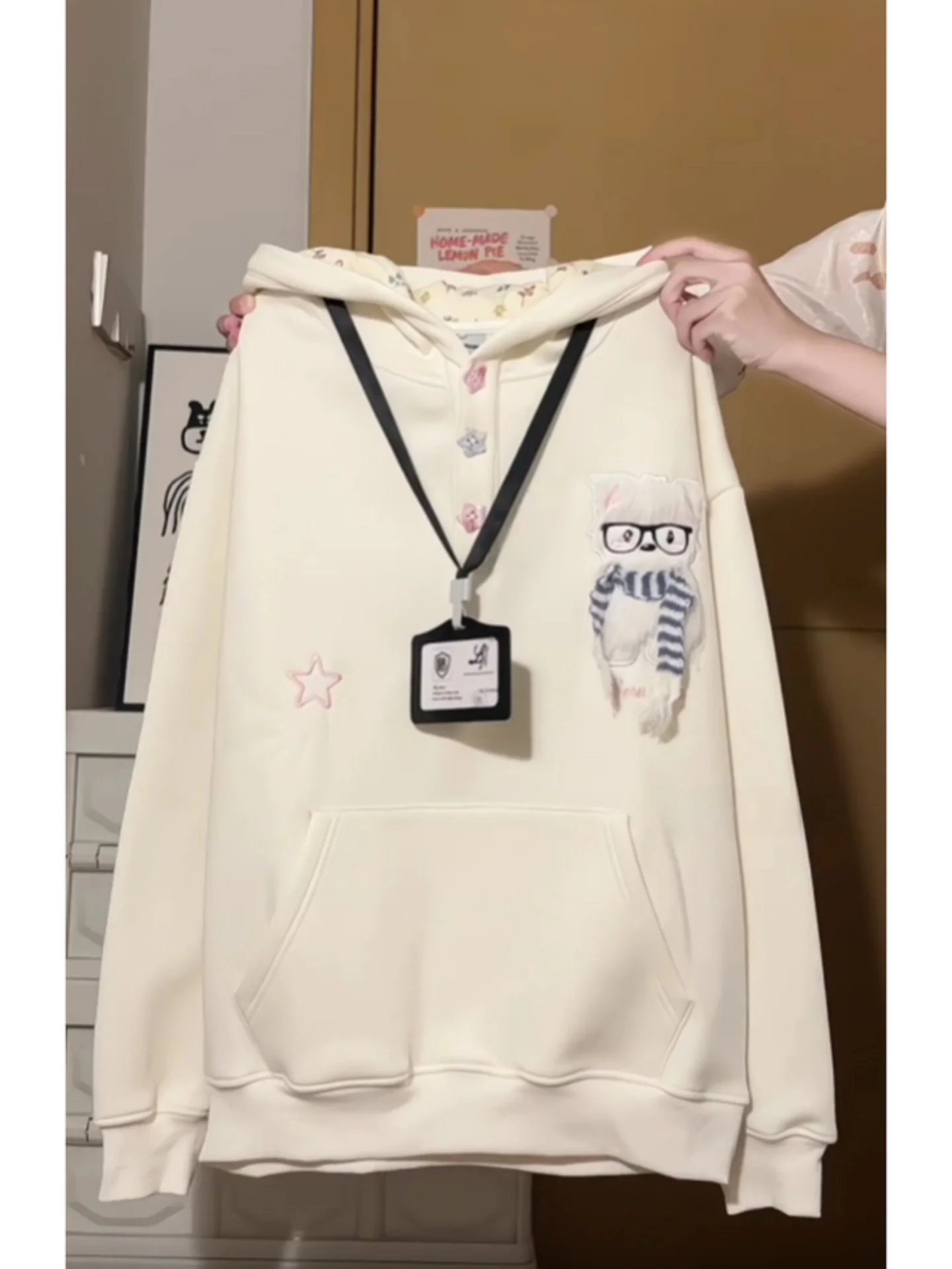 

Корейская женская толстовка оверсайз с начесом, вышивкой и бархатным эффектом, повседневный топ с мультяшным анимационным принтом