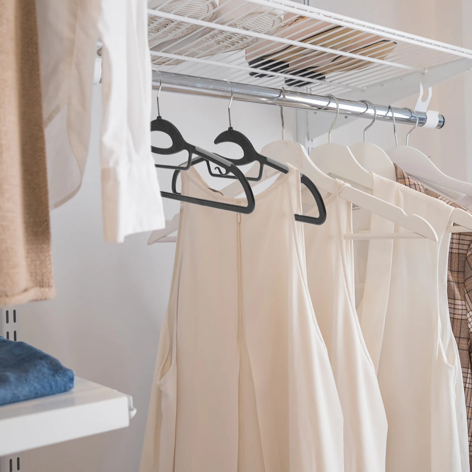 

10pcs Non Slip Clothes Hangers Heavy Duty Plastic Space Saving For Shirts Sweaters Coats Wide Youth Hangers Thick Hanging Racks