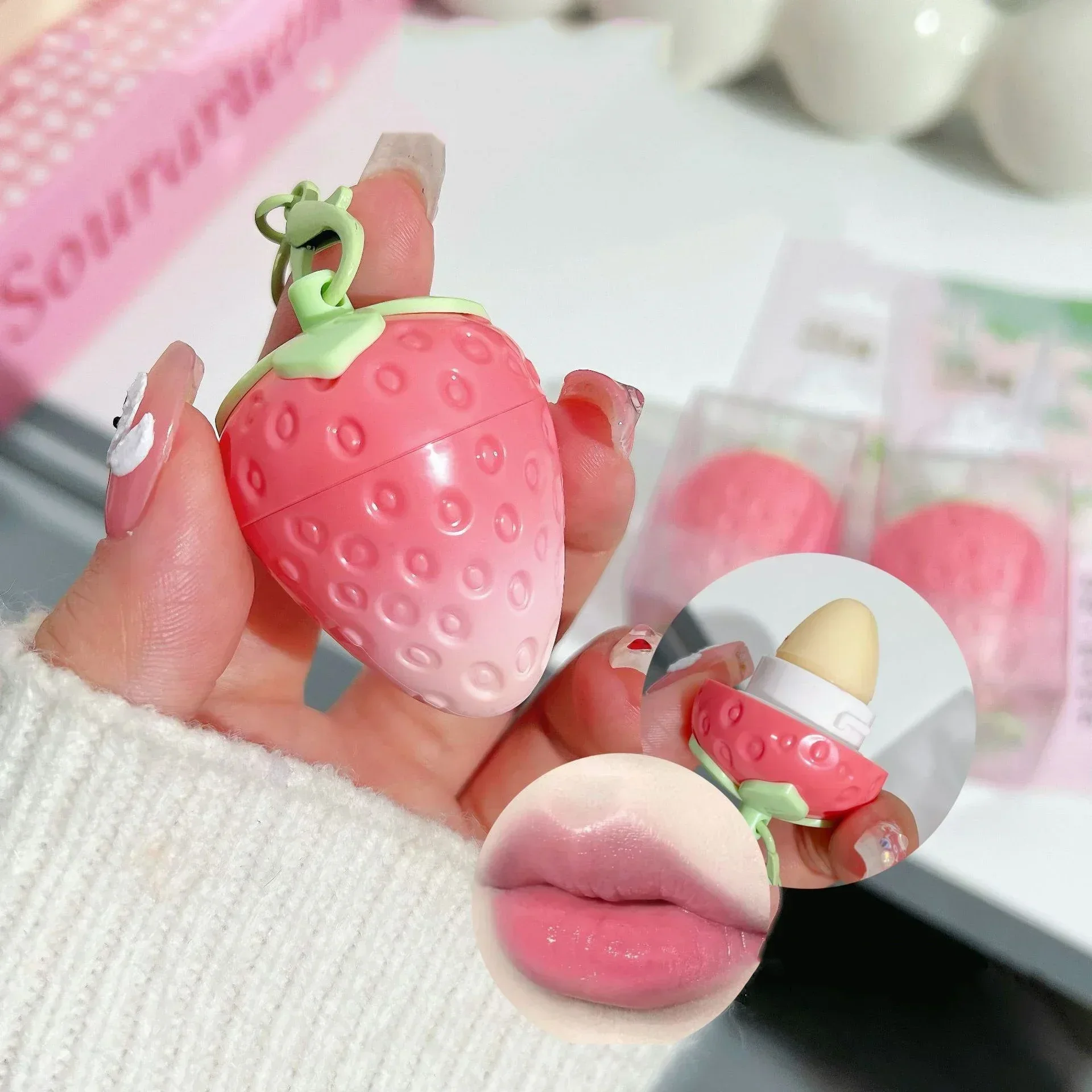 Mini Strawberry Keychain Warm Change Lip Balm Moisturizing Anti-dry Easy To Carry Anti-cracking Colored Lip Tint Makeup