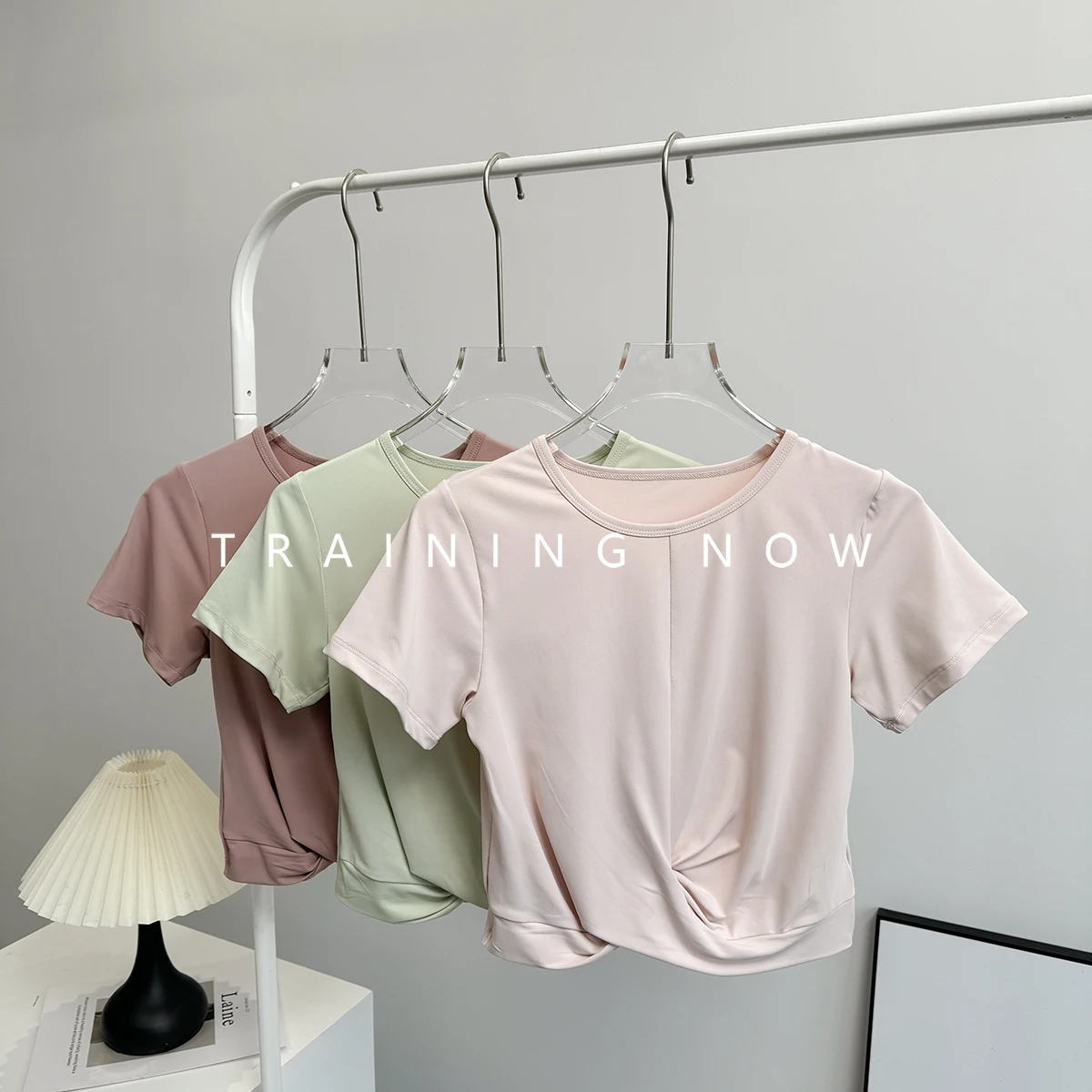 

Костюм для йоги, топ с короткими рукавами для женщин, летняя облегающая и тонкая спортивная футболка, профессиональная быстросохнущая утренняя пробежка