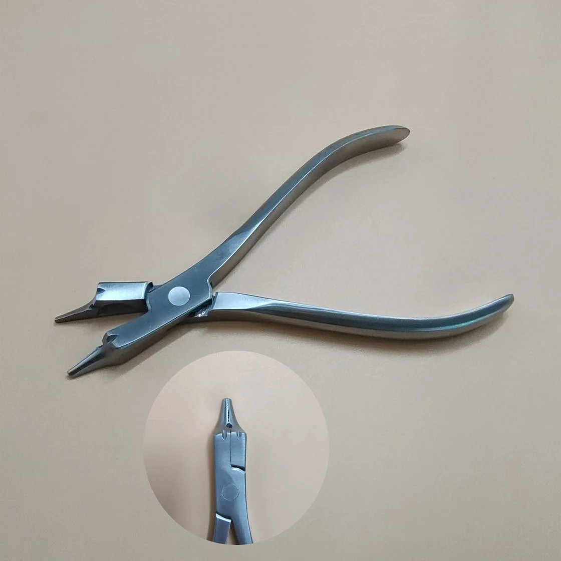 

Зуботехнические щипцы (трехзубые щипцы), тяжелые кусачки для проволоки, ортодонтические щипцы для застежек, игольчатые щипцы, стоматологические инструменты