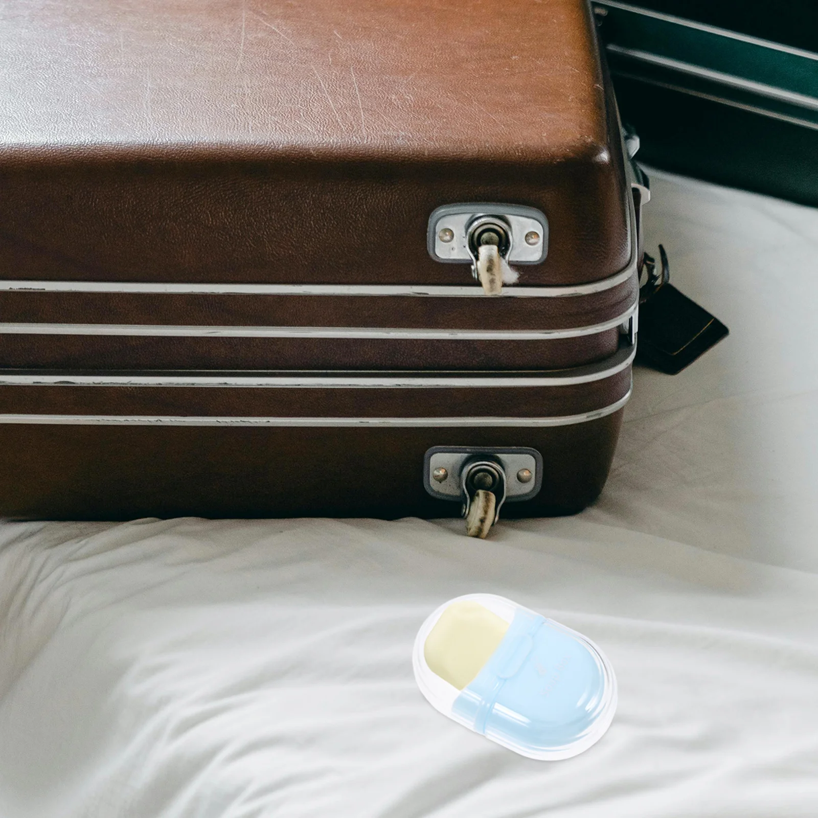 

Travel Soap Holder ABS Material Soap Box with Sealed Lid Drainage Function Bathroom Supplies Bathroom Supplies