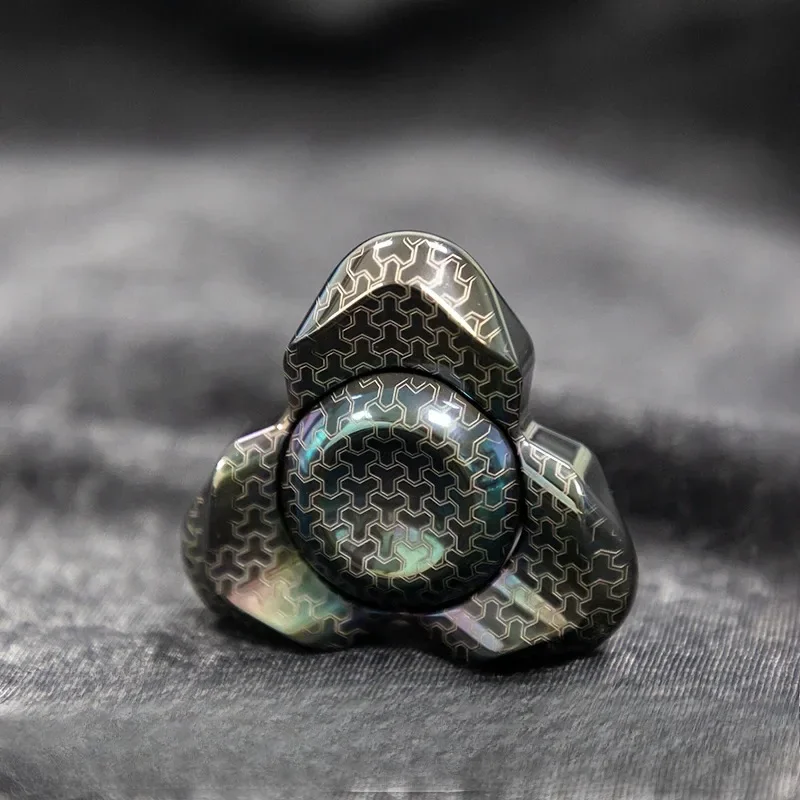TIER I フェザースピナー 3 層フィジェットスピナー EDC ストレスリリーフおもちゃ