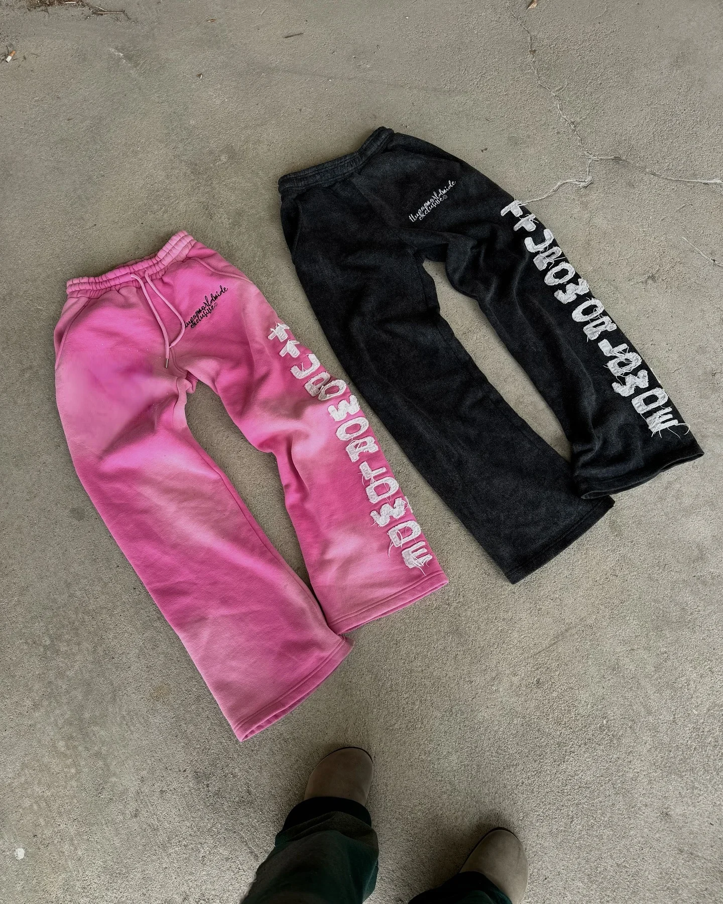 Street style loose casual pants zipper decorated sweatpants for men and women Y2K retro Harajuku lettering jogging trousers