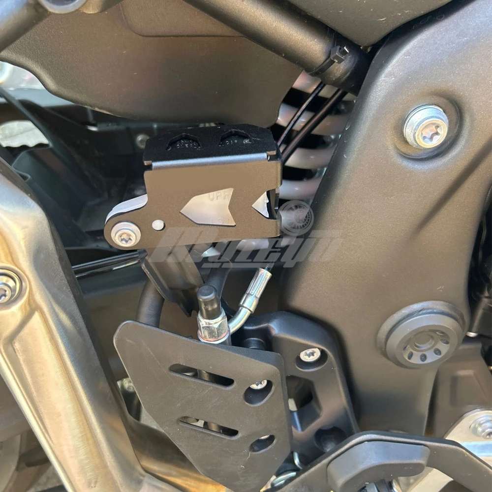 2023 2024 2025 2026 2027 FOR VOGE RR660S DS525X DS625X DS800X DS 525 X Rear Brake Reservoir Oil Fluid Tank Cover Guard Protector