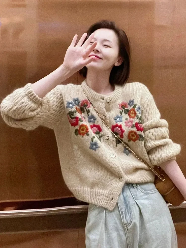 Women\'s Clothing Cardigan Jumpers Sweaters European western-style small figure flower knitted fragrant autumn winter Sweaters