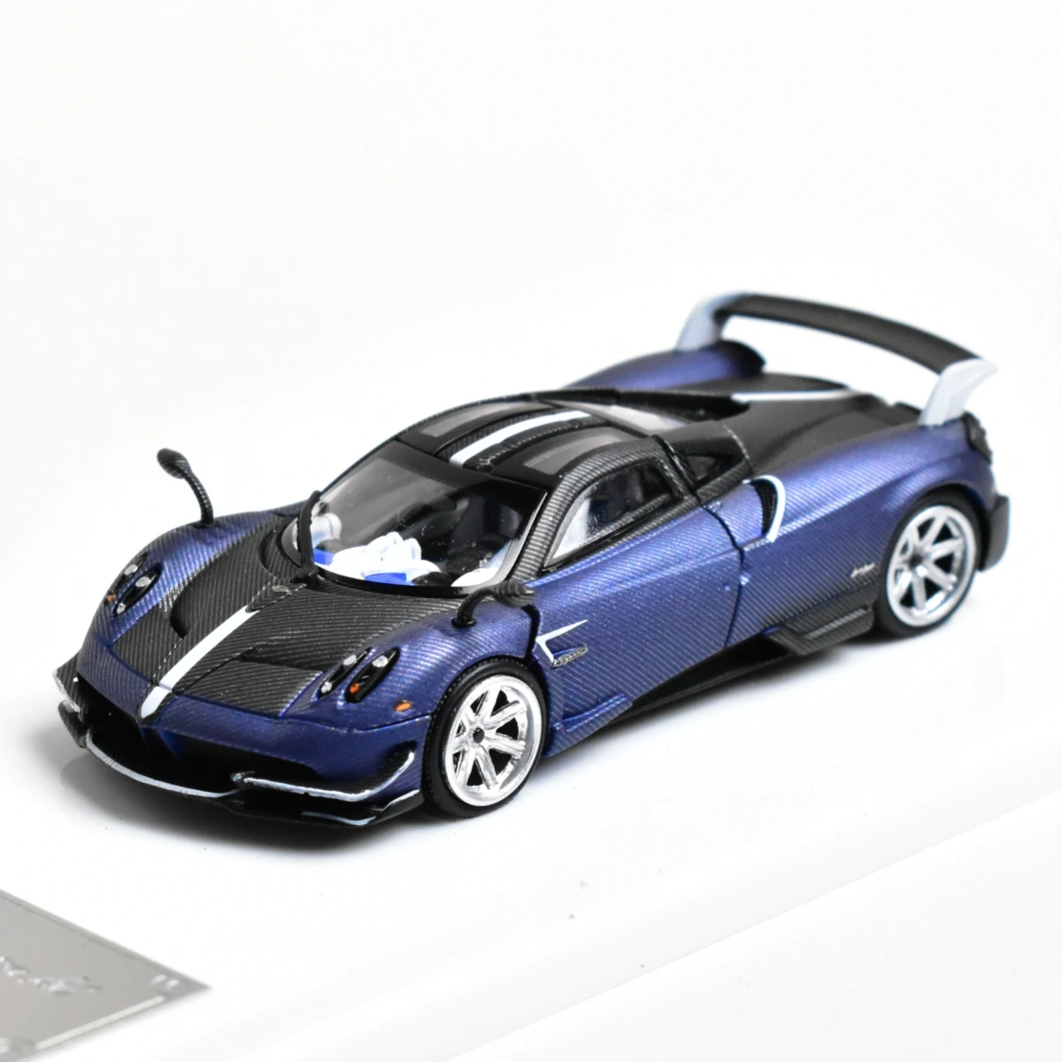 

Коллекционная модель автомобиля Pagani Huayra Demon King 1:64 для взрослых, реалистичная литая модель