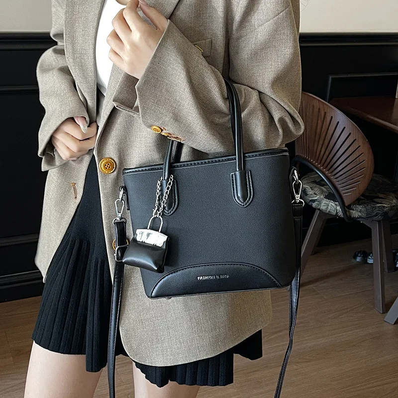 

2025 Women's Fashion Tote Bag, Vegan Leather Multi-Way Shoulder Crossbody Purse, Large Capacity Casual Commuter Handbag for Work