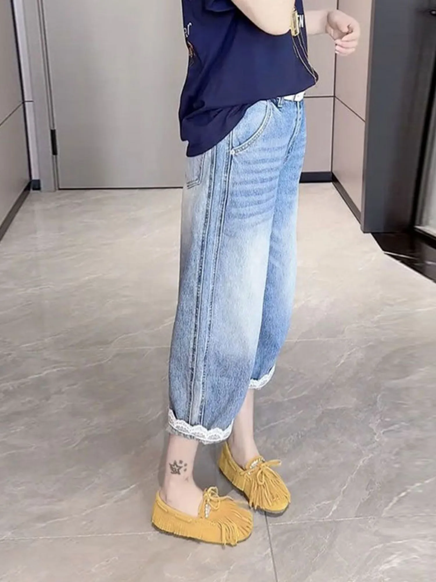 Women's Vintage Washed Wide Leg Cropped Jeans Lace Trim Cuffed Hem Carrot Fit Denim Ankle Pants